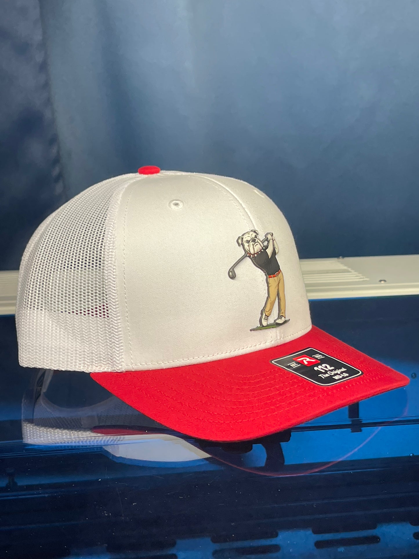 Bulldog Golfer Trucker Hat – White & Red Golf Cap Richardson 112 Snapback
