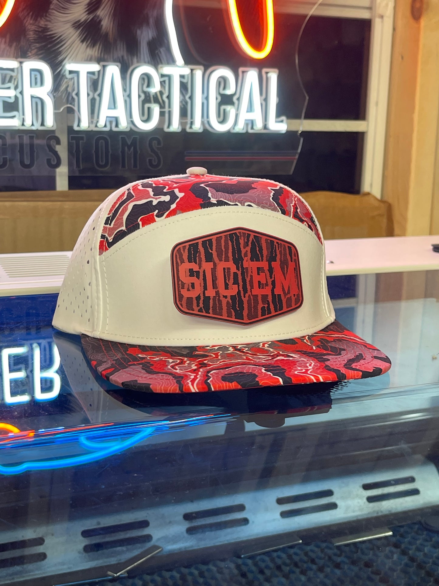 SIC’EM Red Black White Mesh Camo Linen Camo Leather Patch Hat | Georgia Bulldog Fan Edition