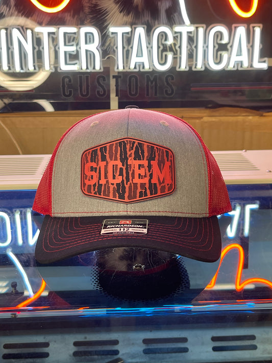 SIC’EM Linen Camo Patch Hat | Gray Black Red Mesh Richardson 112 Trucker – Georgia Bulldogs Fan Edition