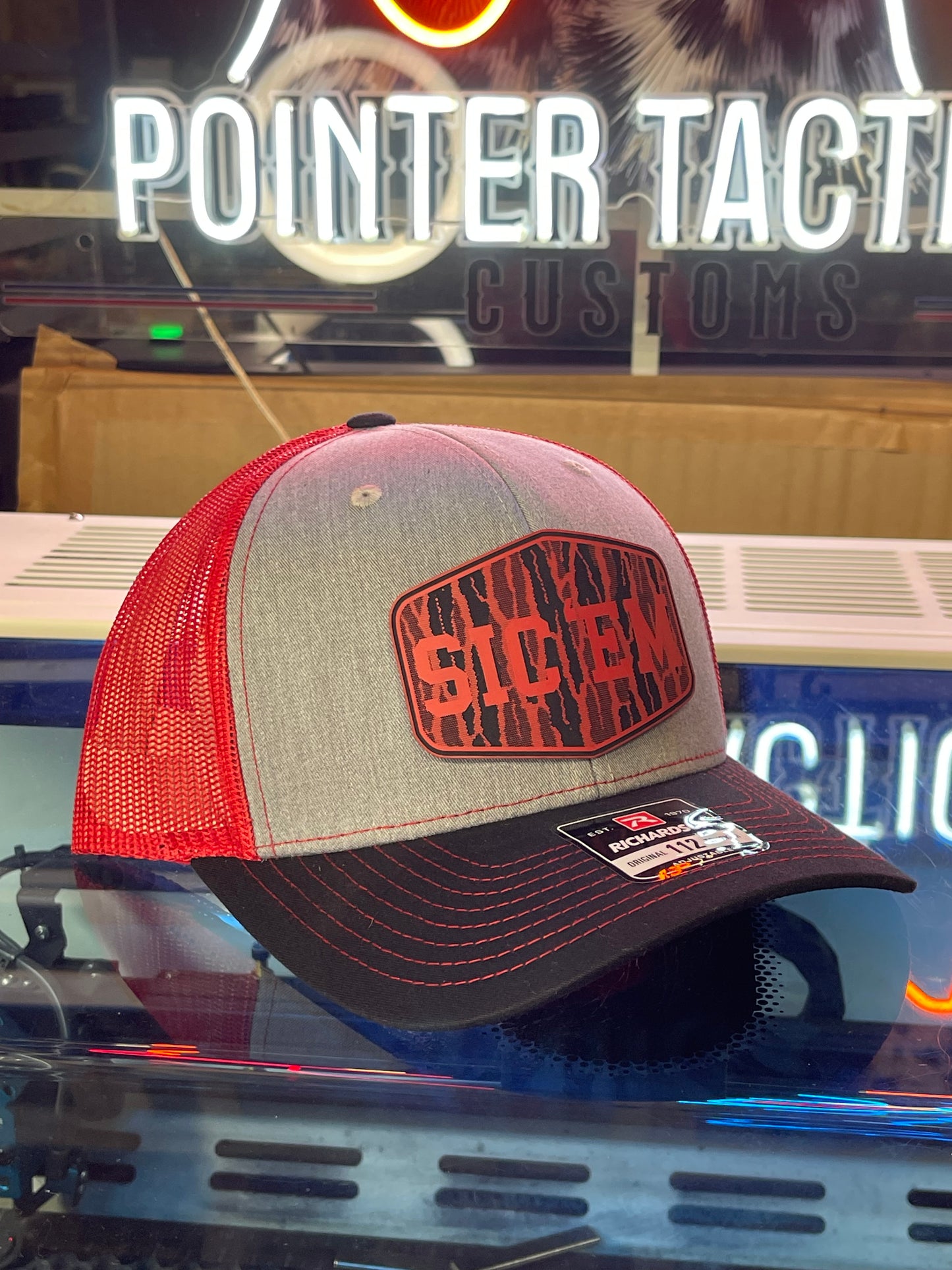 SIC’EM Linen Camo Patch Hat | Gray Black Red Mesh Richardson 112 Trucker – Georgia Bulldogs Fan Edition